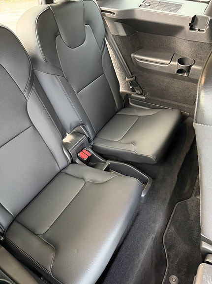 Volvo XC90 18 of 25