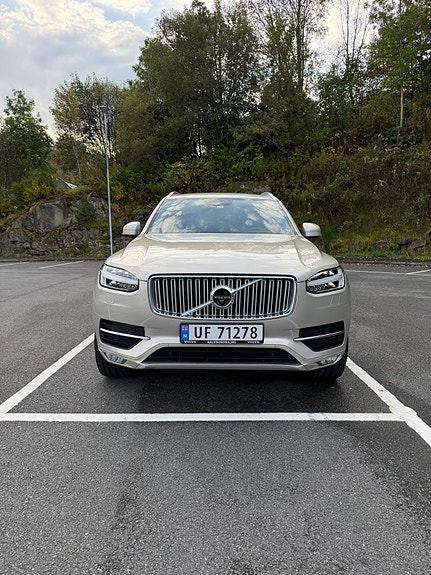 Volvo XC90 8 of 25