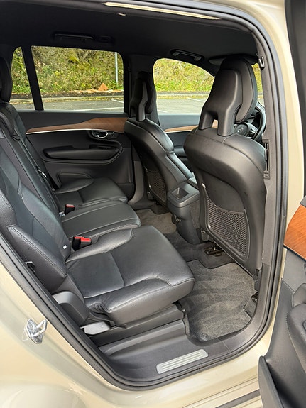 Volvo XC90 15 of 25