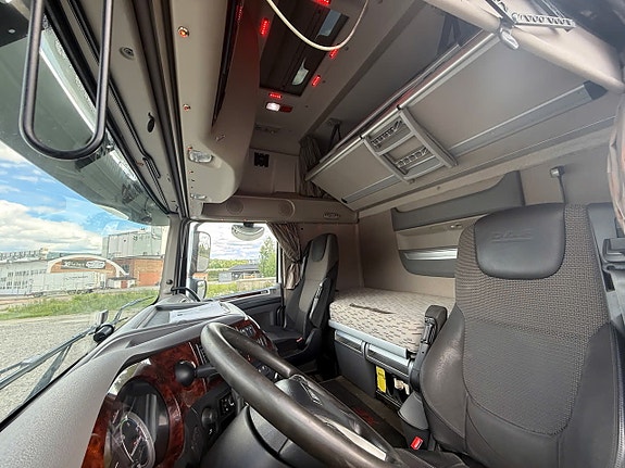 DAF DAF SF 105 Superspace cab 15 of 30