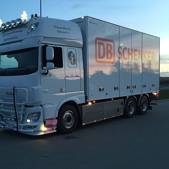 DAF DAF SF 105 Superspace cab 2 of 30
