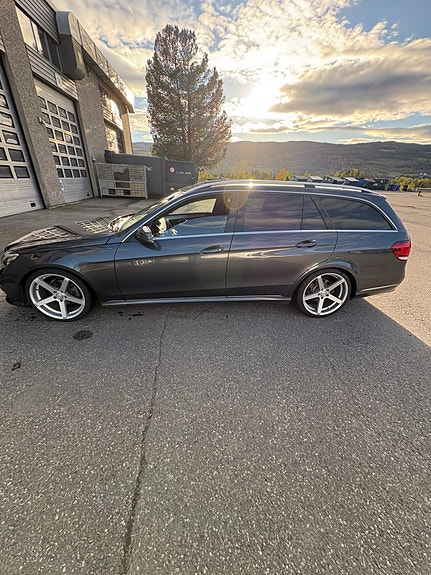 Mercedes-Benz E200 d 4 of 19