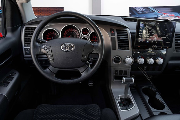 Toyota Tundra 26 of 30