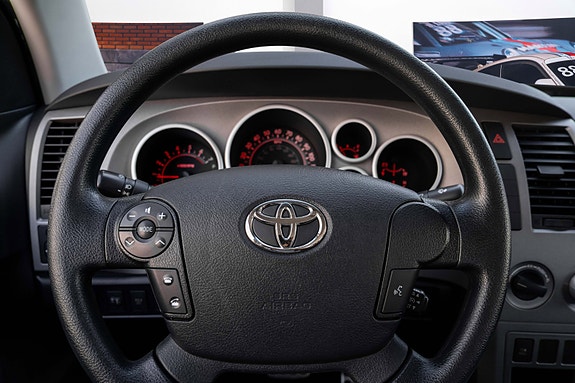 Toyota Tundra 27 of 30