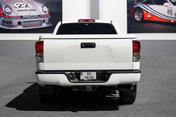 Toyota Tundra 8 of 30