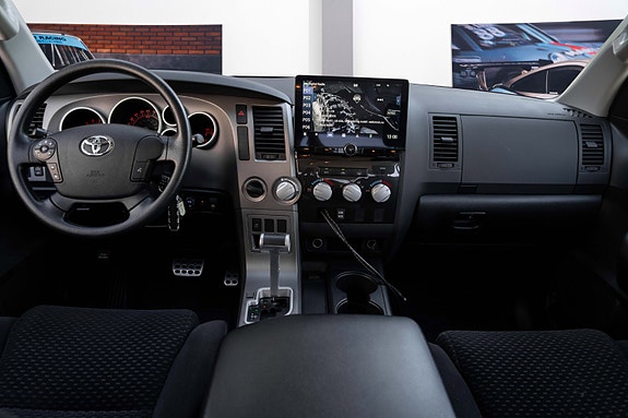 Toyota Tundra 19 of 30