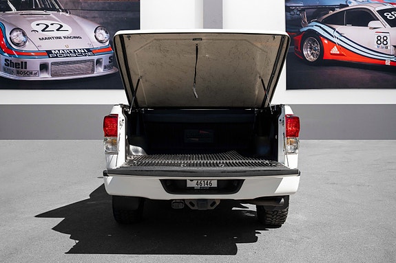 Toyota Tundra 10 of 30