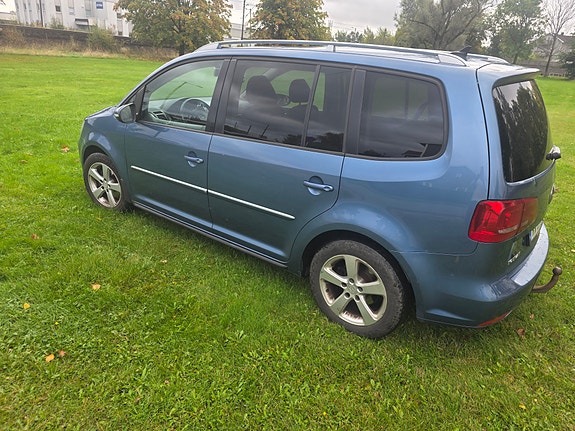Volkswagen Touran 3 of 18