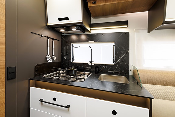Benimar Mileo 297, ALDE,QUEEN,FACE TO FACE, 180 HK. AUTOMAT,4400 kg. 16 of 30