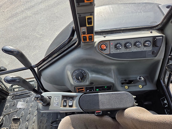 Valtra A93 10 of 13