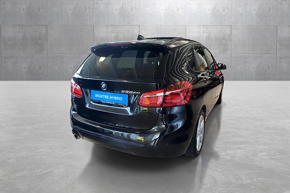 BMW 225xe 5 of 17