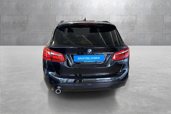 BMW 225xe 4 of 17