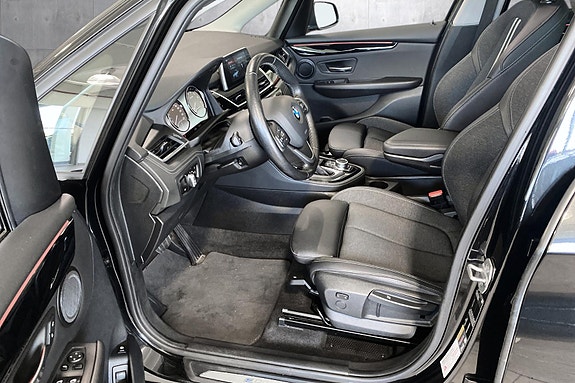 BMW 225xe 13 of 17