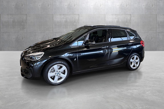 BMW 225xe 2 of 17