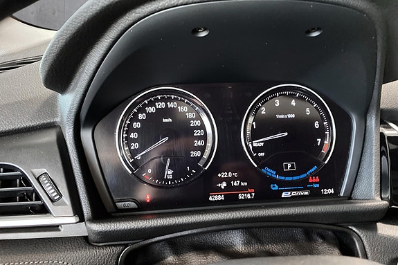 BMW 225xe 10 of 17