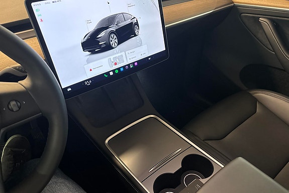 Tesla Model Y 12 of 23