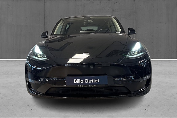 Tesla Model Y 2 of 23