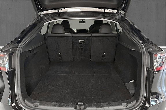 Tesla Model Y 17 of 23