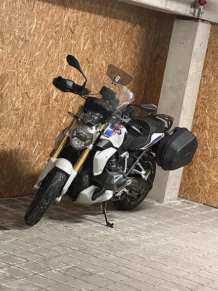 BMW R 1250 R 4 of 5