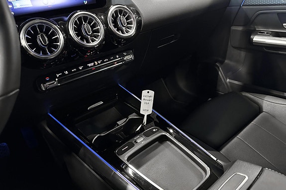 Mercedes-Benz EQA300 16 of 22