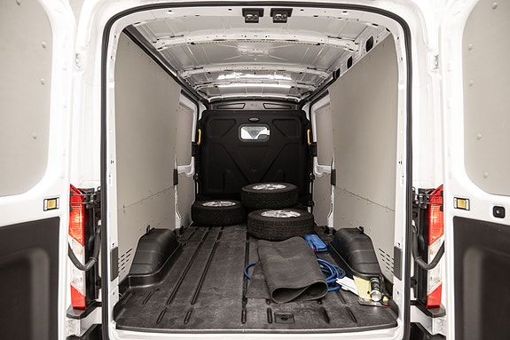 Ford Transit 17 of 23