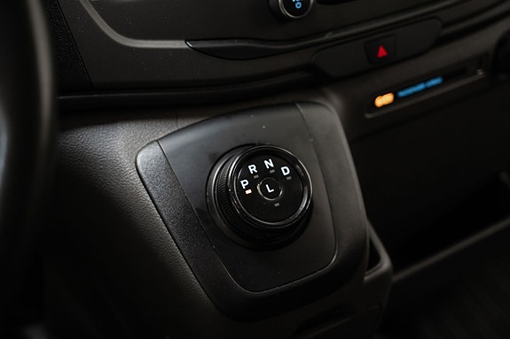 Ford Transit 9 of 23