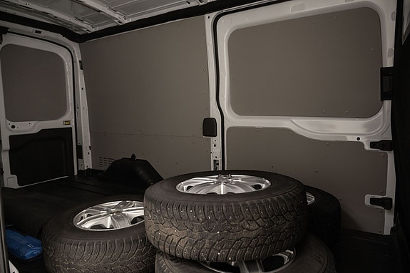 Ford Transit 18 of 23