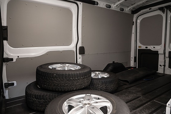 Ford Transit 16 of 23