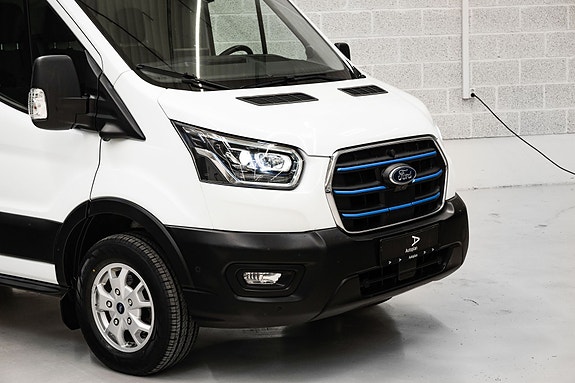 Ford Transit 3 of 23