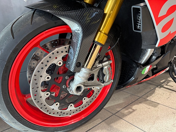 Aprilia Tuono V4 1100 Factory 14 of 18