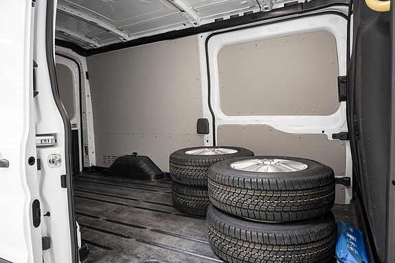 Ford Transit 18 of 25