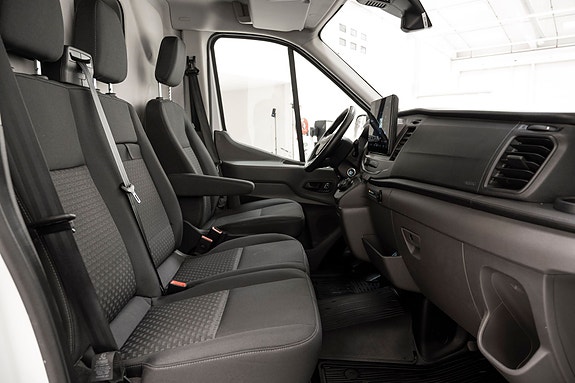 Ford Transit 18 of 23