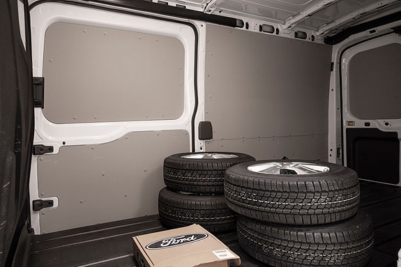 Ford Transit 17 of 23