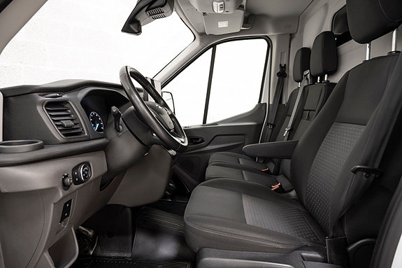 Ford Transit 13 of 23