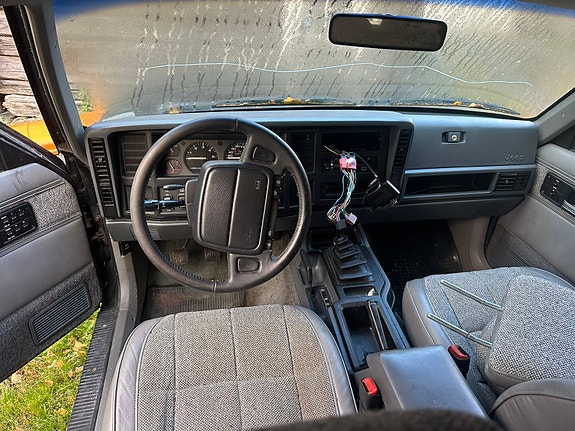 Jeep Cherokee 12 of 18