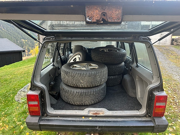 Jeep Cherokee 18 of 18
