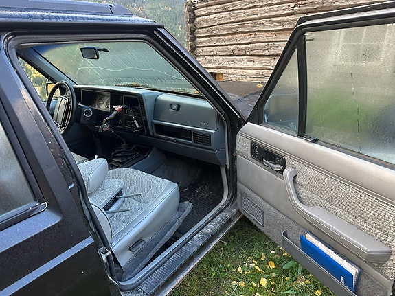 Jeep Cherokee 13 of 18