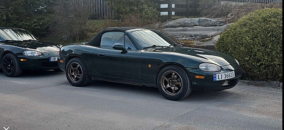 Mazda MX-5 3 of 4