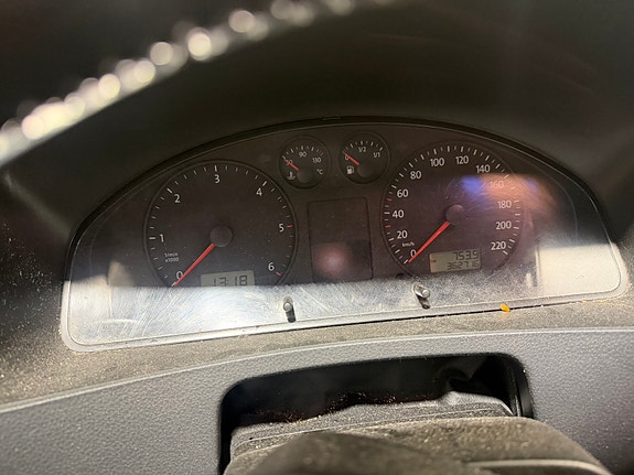 Volkswagen Caravelle 12 of 21