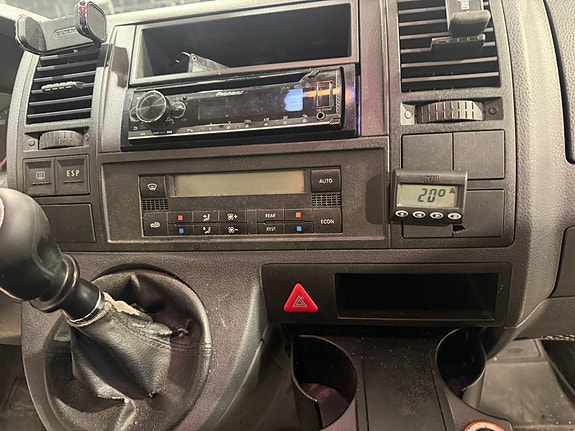 Volkswagen Caravelle 18 of 21