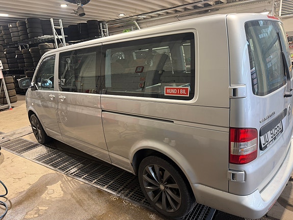 Volkswagen Caravelle 4 of 21