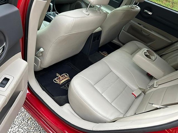 Dodge Magnum 16 of 30