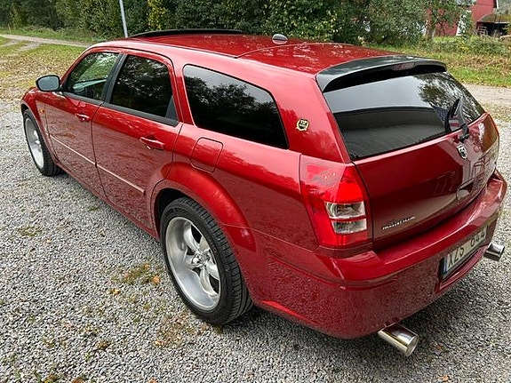 Dodge Magnum 18 of 30