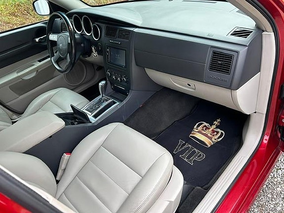 Dodge Magnum 9 of 30