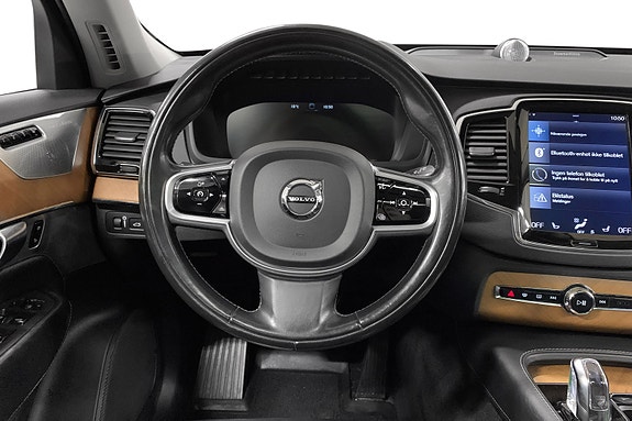 Volvo XC90 12 of 19