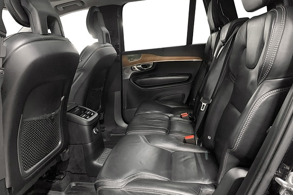Volvo XC90 16 of 19