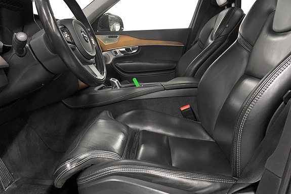 Volvo XC90 5 of 19