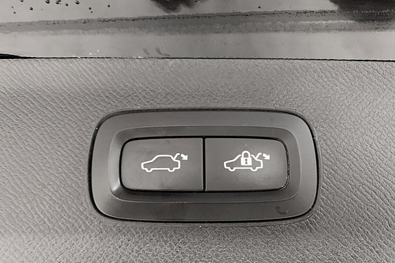 Volvo XC90 15 of 19