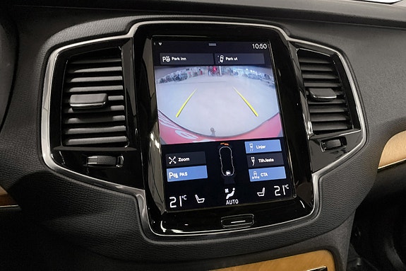 Volvo XC90 14 of 19