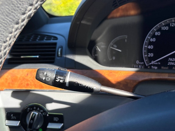 Mercedes-Benz S320 22 of 30